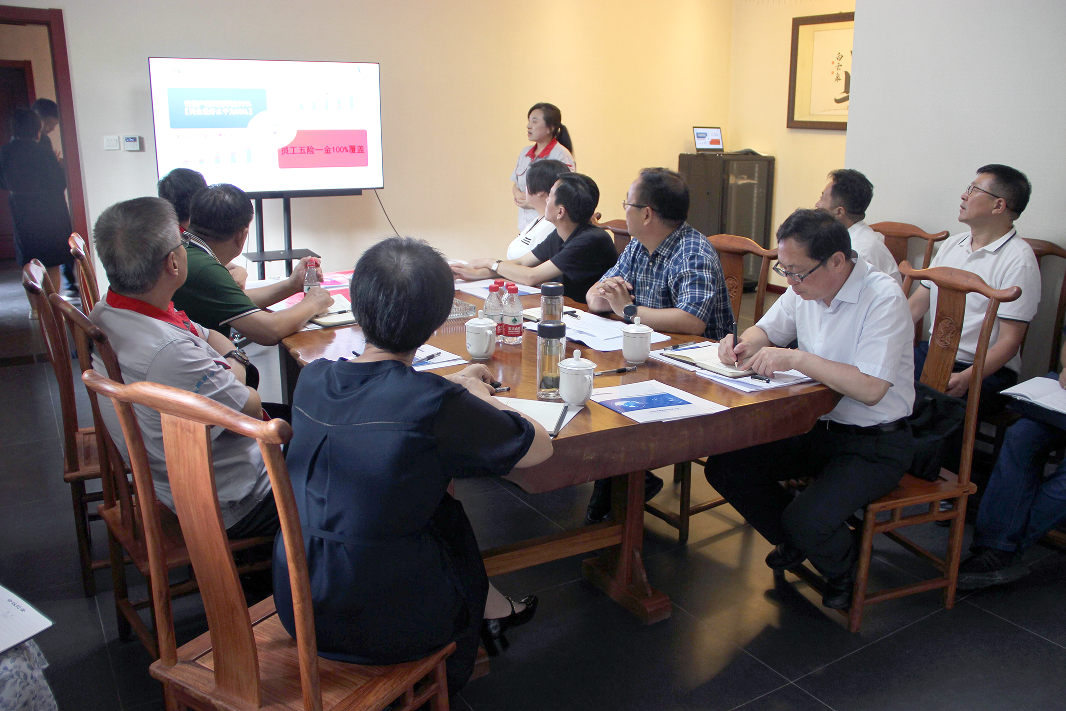 市委常委、統(tǒng)戰(zhàn)部部長(zhǎng)郝忠祥一行蒞臨我司參觀調(diào)研